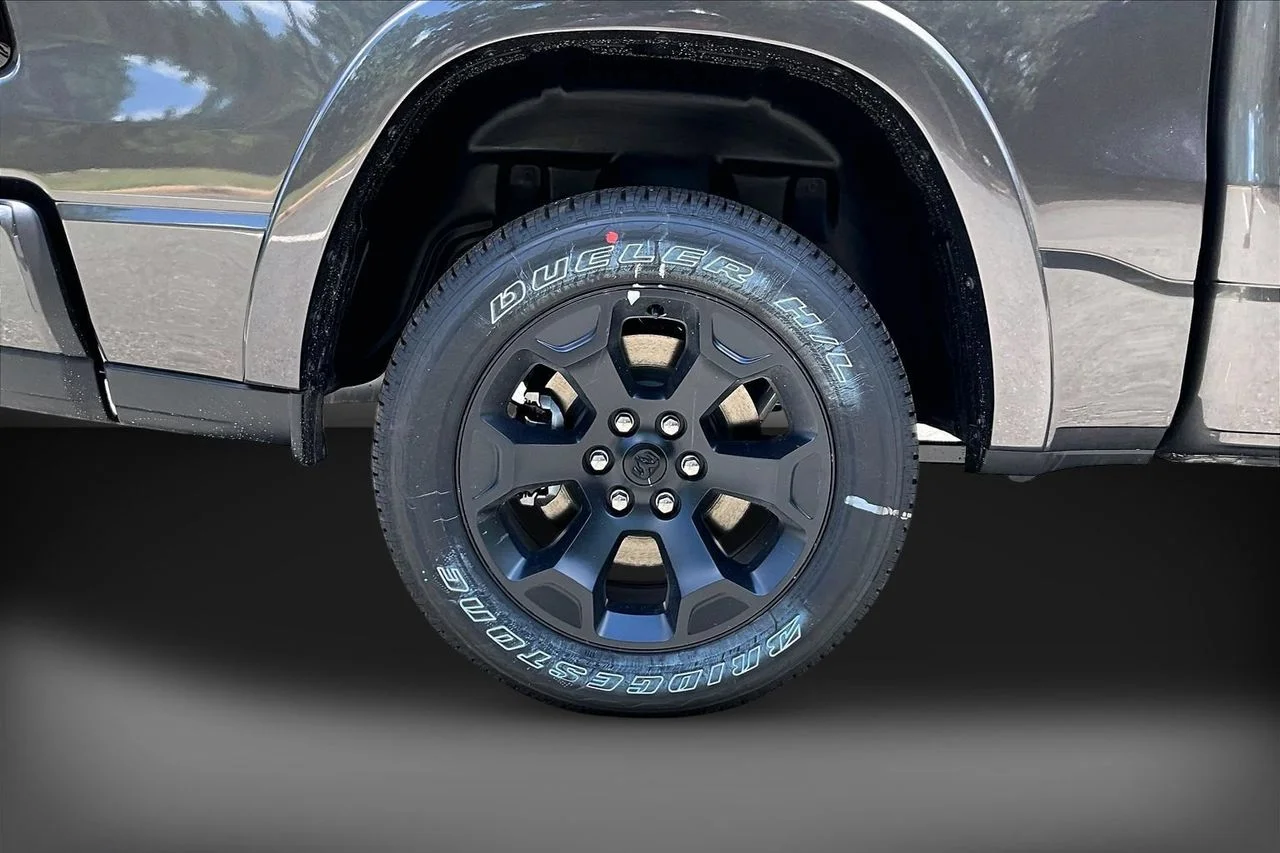 New 2026 Granite Crystal Metallic Clearcoat RAM Big Horn/Lone Star image 29