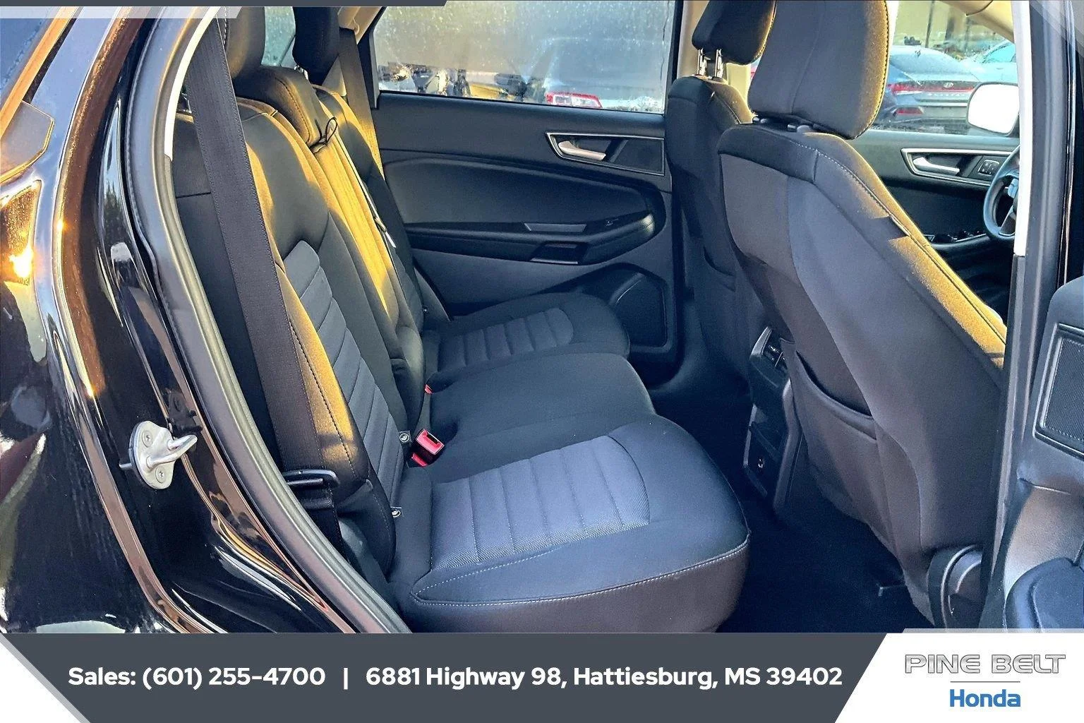 Used 2022 Agate Black Ford SE image 3