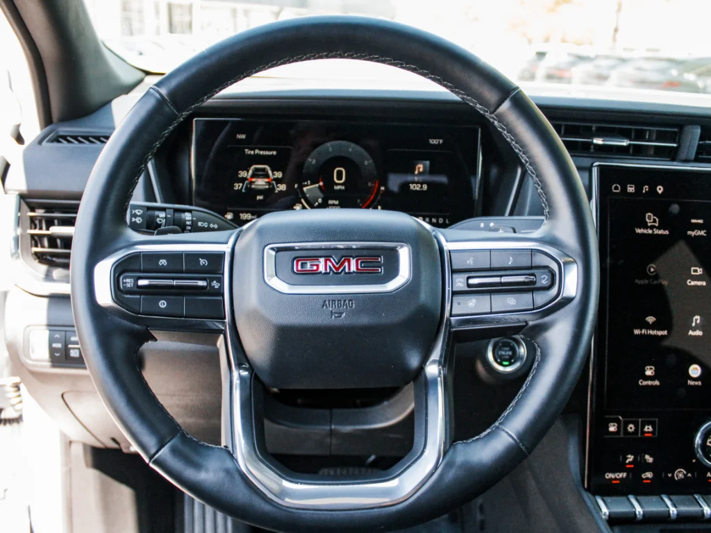 Used 2025  GMC AWD Elevation image 11