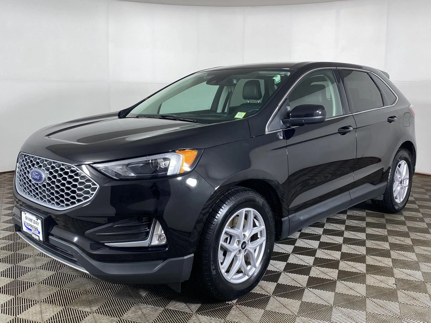 Used 2023 Agate Black Ford SEL image 27
