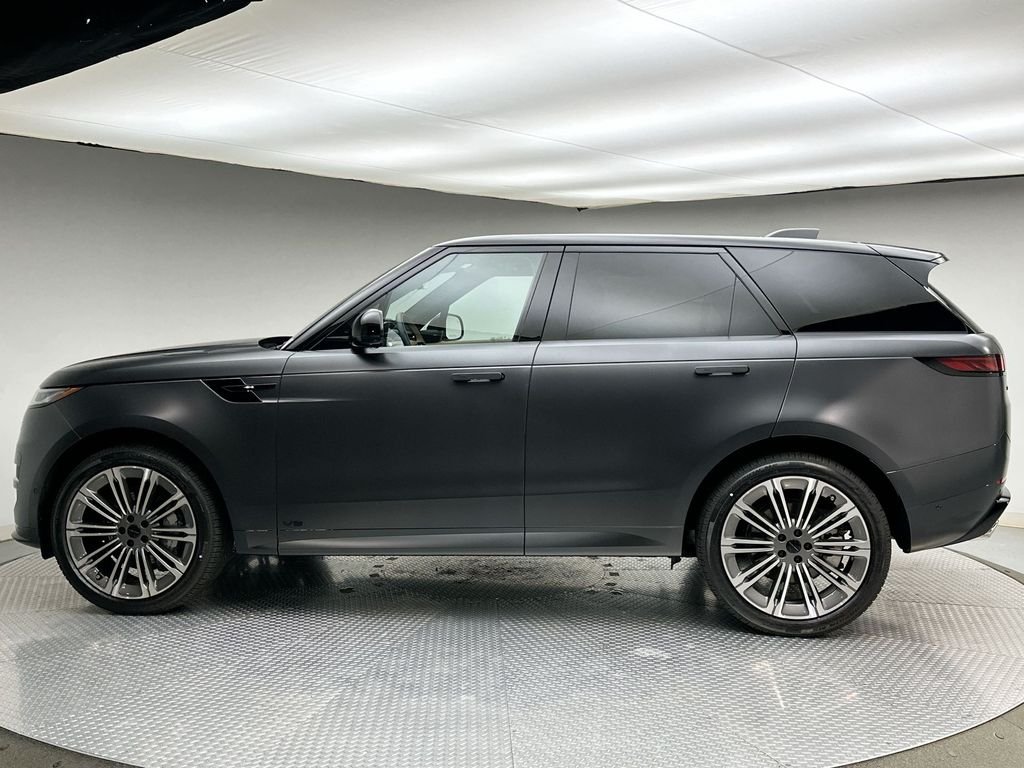 New 2026 Carpathian Gray Premium Metallic Land Rover Dynamic SE image 2