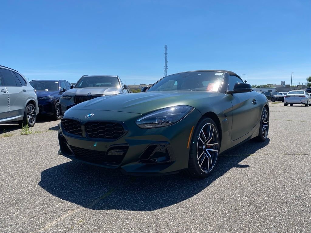 New 2026 Frozen Deep Green Metallic BMW M40i image 1