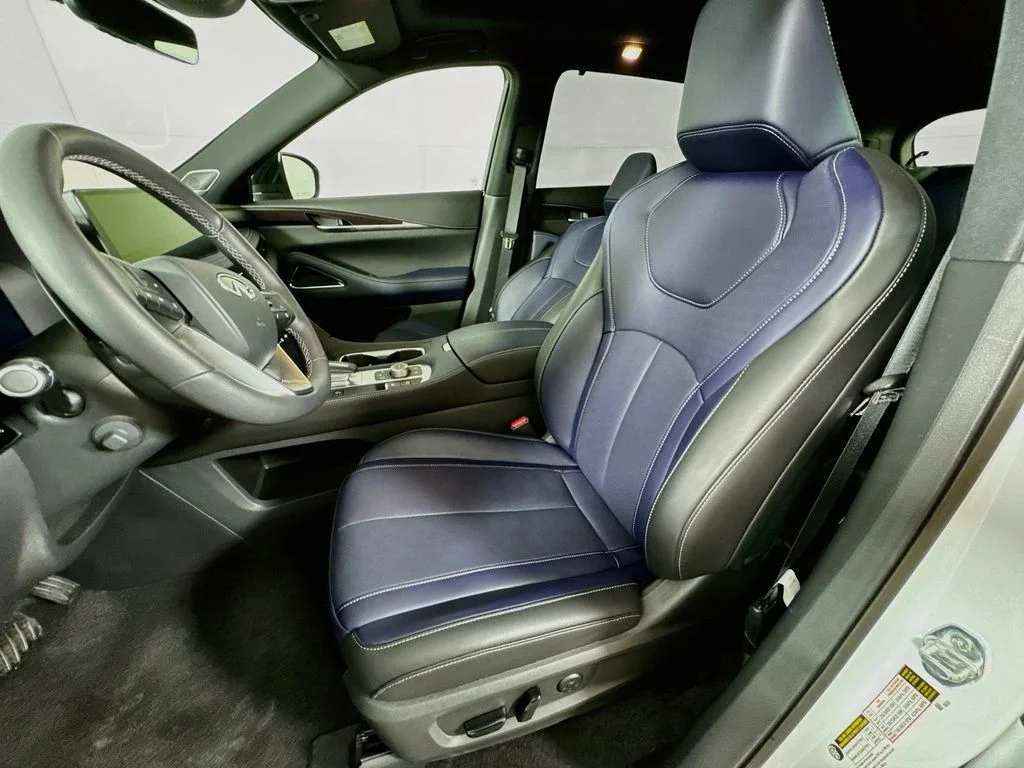 Certified Used 2026 White / Black INFINITI SPORT image 28