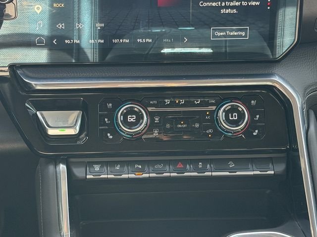 Used 2025 White GMC Denali image 20