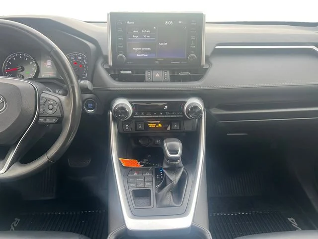 Used 2019 Gray Toyota XLE Premium image 11