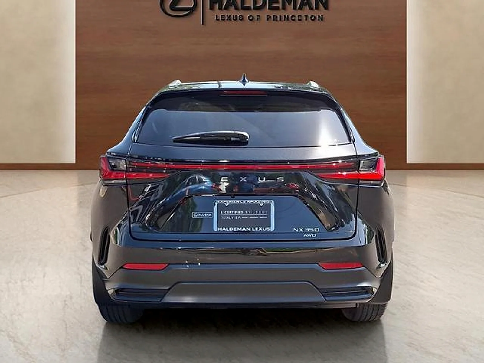 Used 2024  Lexus  image 5