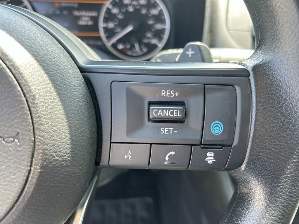 Used 2024 Everest White Pea Nissan SV image 31