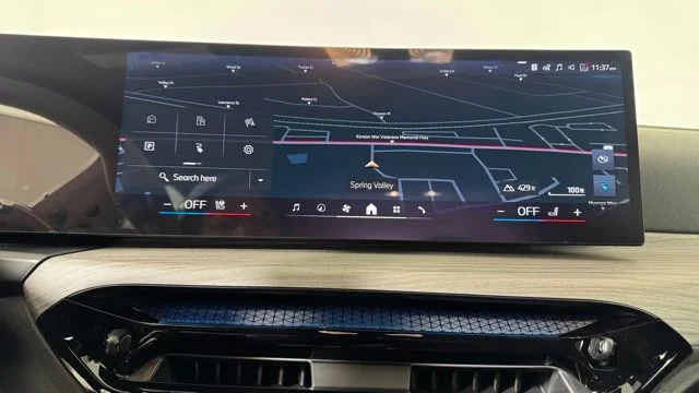New 2026 Alpine White BMW xDrive40 image 13