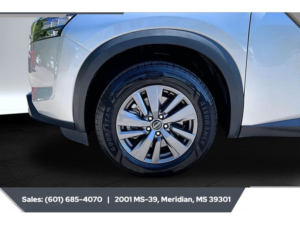 Used 2024 Brilliant Silver Metallic Nissan SV image 7