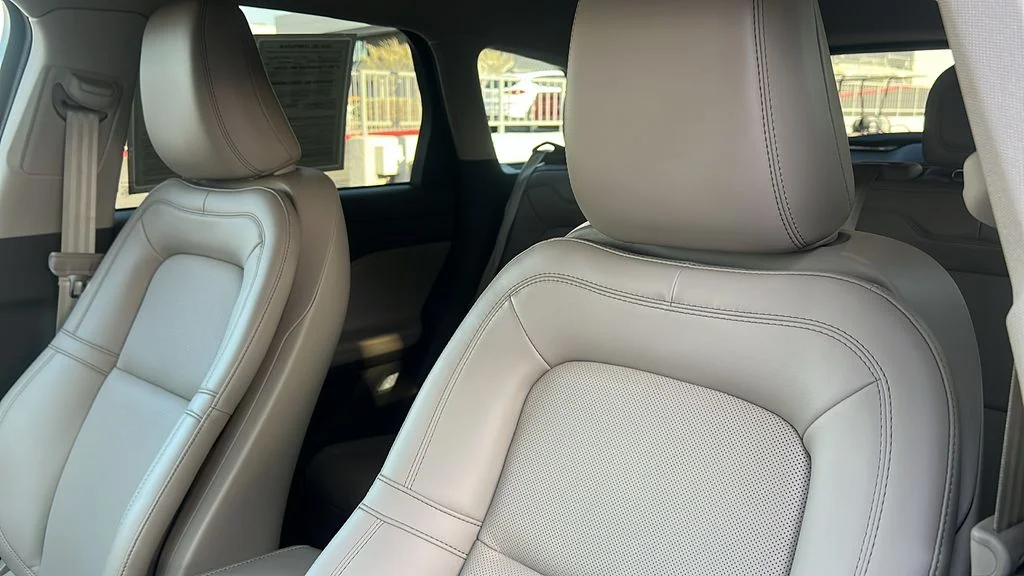 Certified Used 2022 Red Carpet Metallic Tinted Clearcoat Lincoln Reserve image 15
