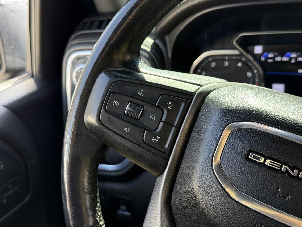 Used 2019 Onyx Black GMC Denali image 22