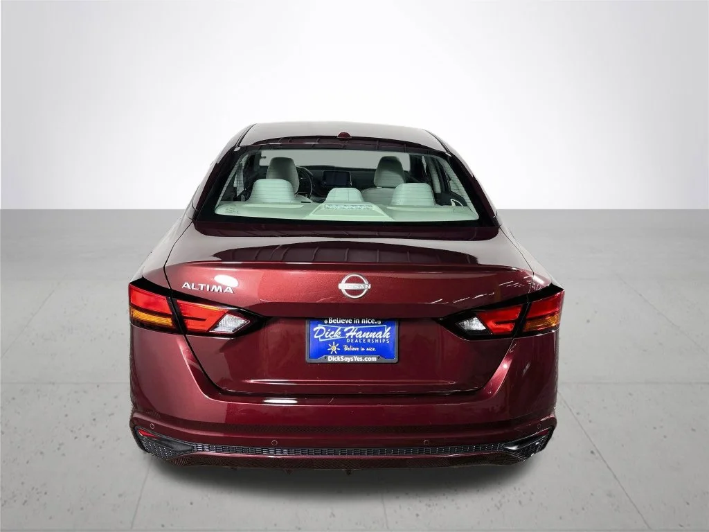 Used 2025 Red Nissan 2.5 SV image 7