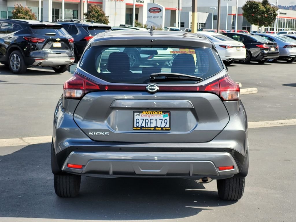 Used 2022 Gray Nissan S image 5