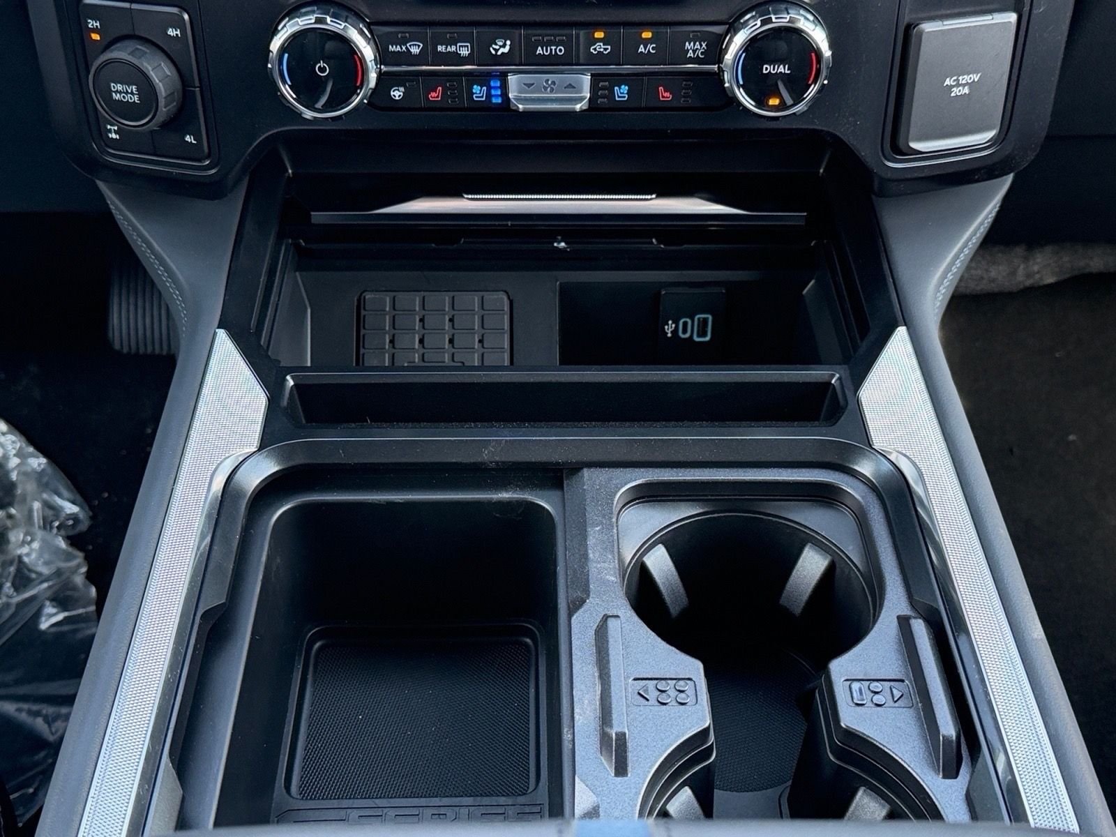 New 2026 Agate Black Metallic Ford F-250® Platinum® image 19