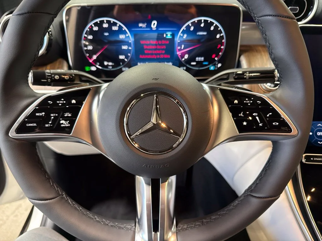 New 2027 Polar White Mercedes-Benz GLC 300 image 29