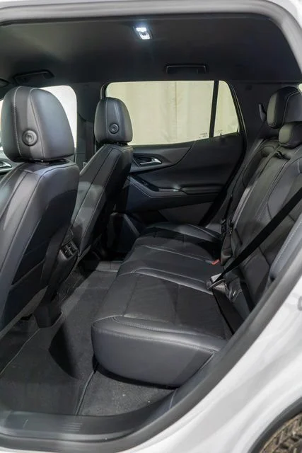 New 2027 Summit White Chevrolet LT image 10