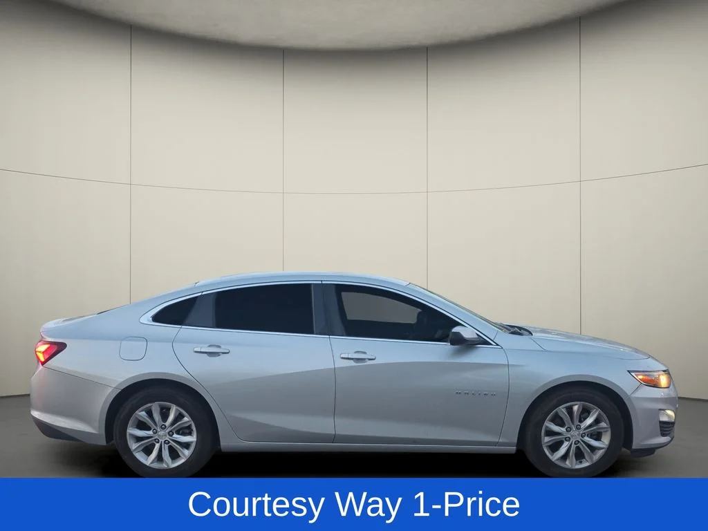 Used 2019 Silver Chevrolet LT image 11