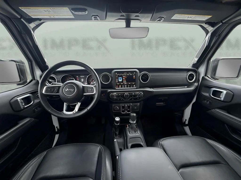 Used 2022 White Jeep Unlimited Sahara image 11
