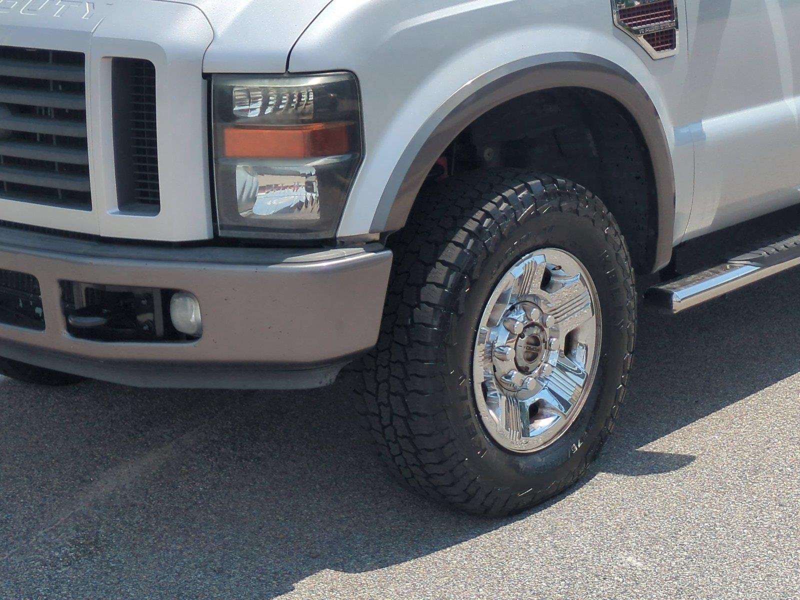Used 2008 Silver Clearcoat Metallic Ford FX4 image 9