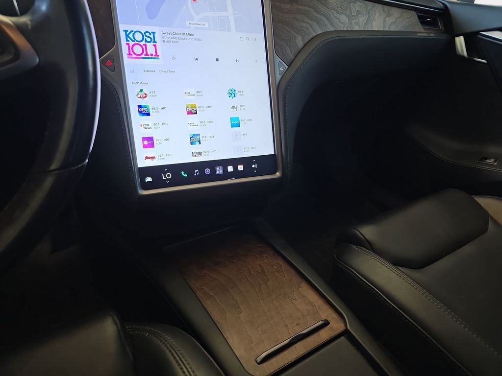 Used 2021  Tesla Long Range image 26