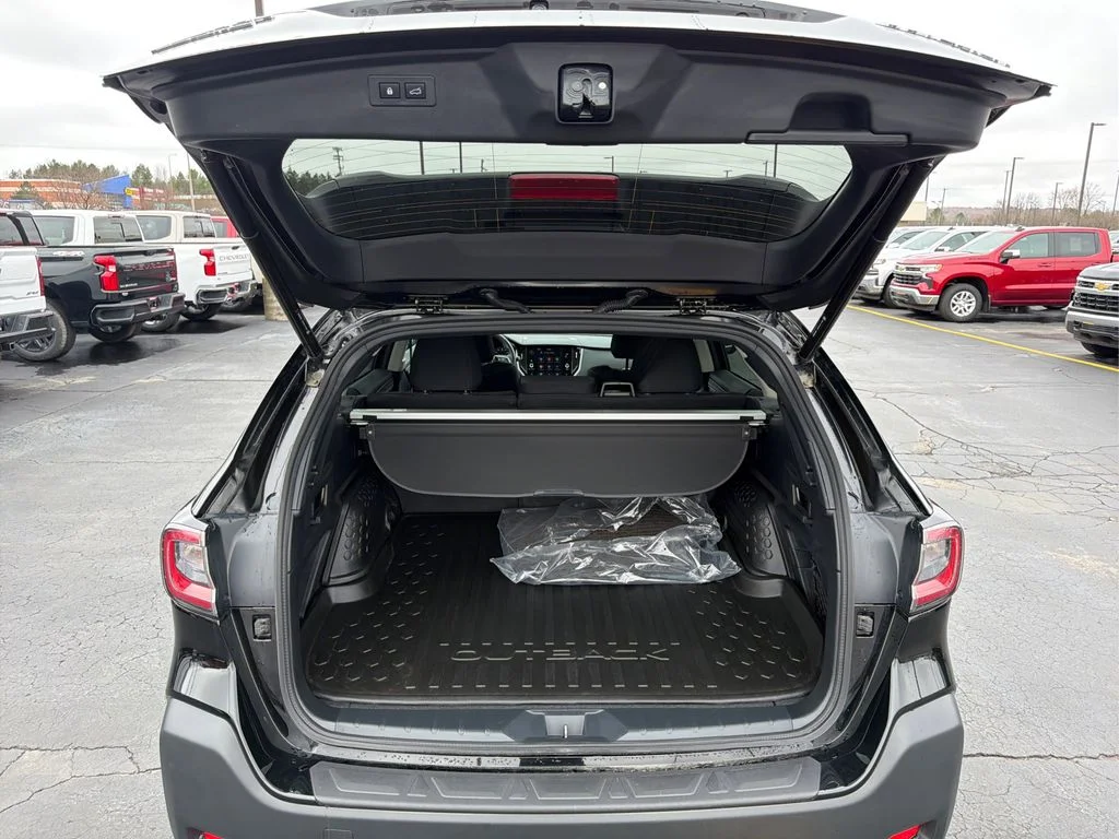 Used 2025 Crystal Black Silica Subaru Premium image 21