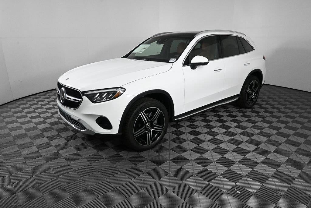 New 2026 Polar White Mercedes-Benz GLC 300 image 1