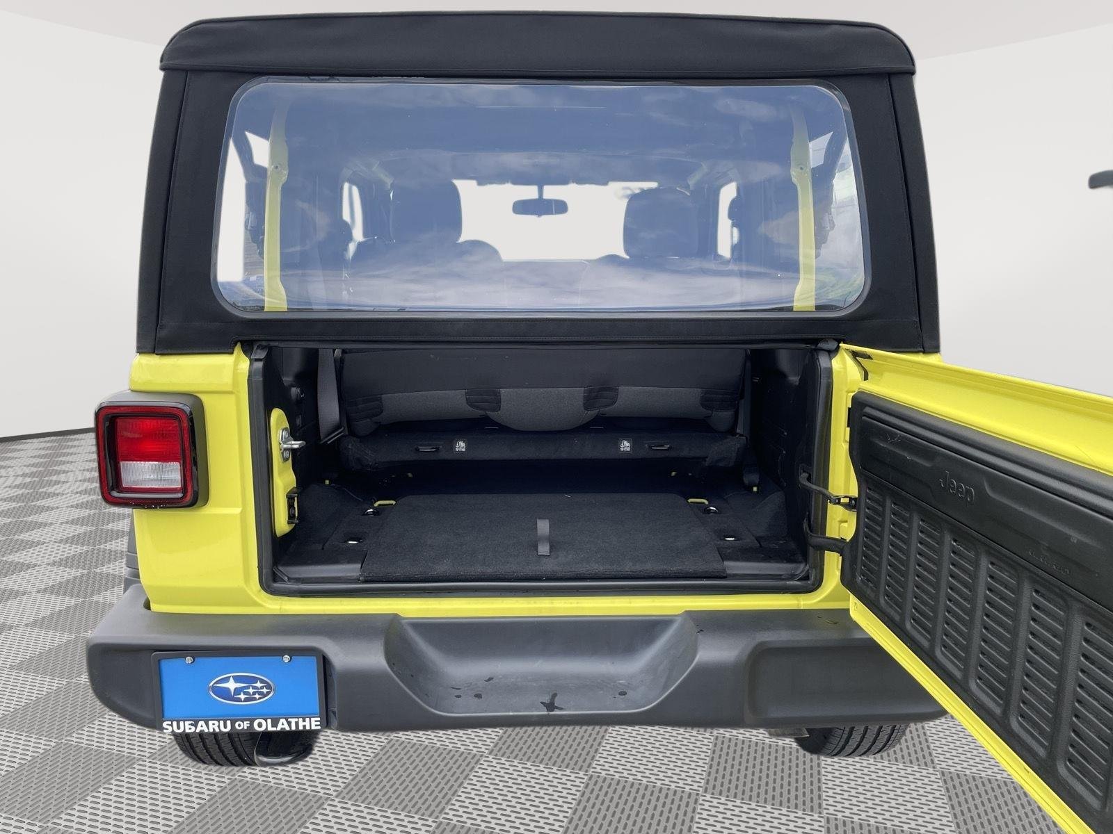 Used 2024 High Velocity Clearcoat Jeep Sport image 10