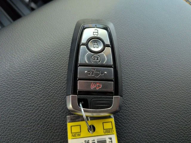 New 2026 Carbonized Gray Metallic Ford Tremor® image 29