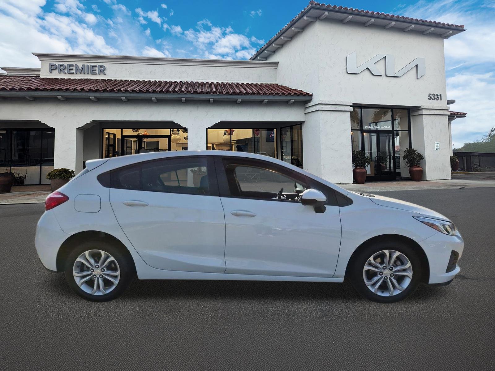 Used 2019 White Chevrolet LS image 9