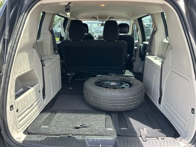 Used 2016 Gray Dodge AVP image 18
