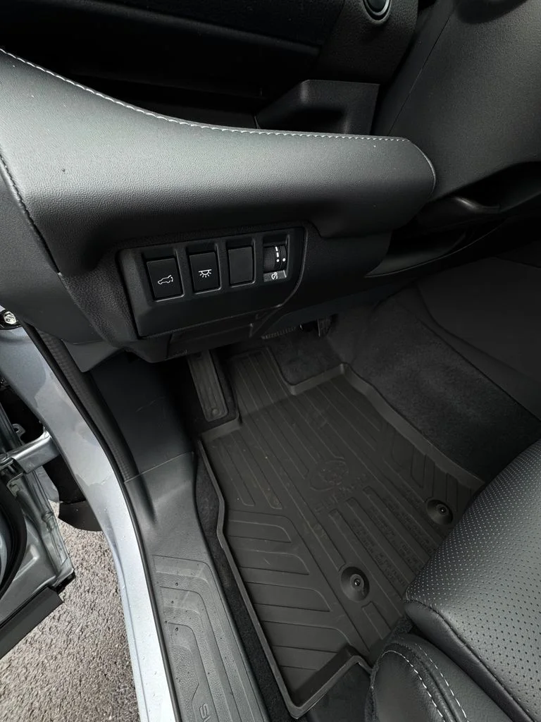 New 2026 ICE SILVER METALLIC Subaru Limited 7-Passenger image 73