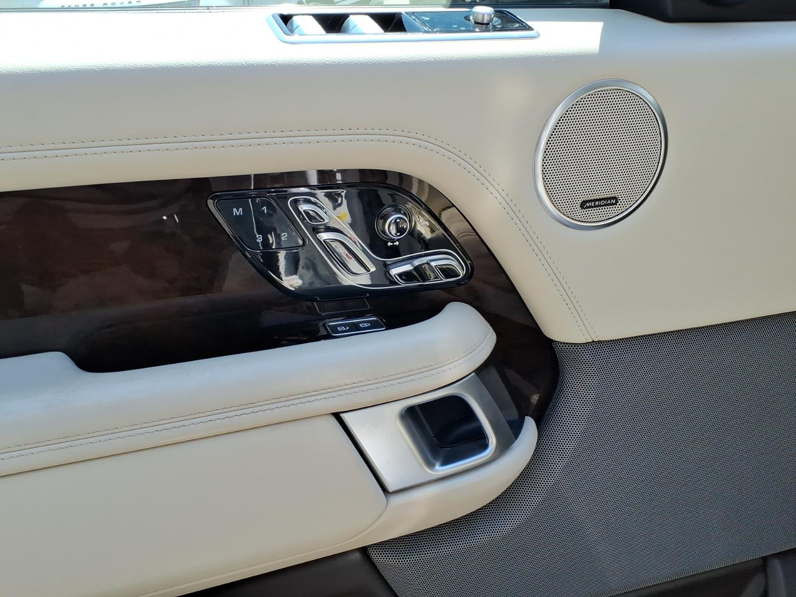 Certified Used 2022 Fuji White 1aa Land Rover Westminster image 10