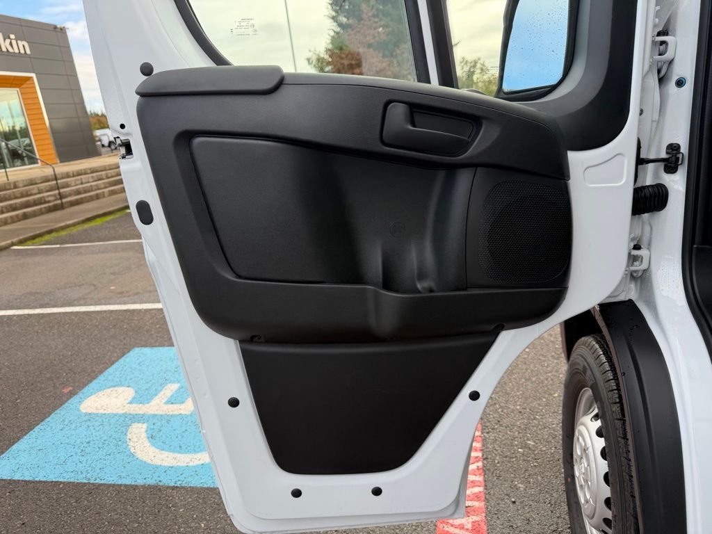 New 2026 Bright White Clear-Coat Exterior Paint RAM Low Roof image 12