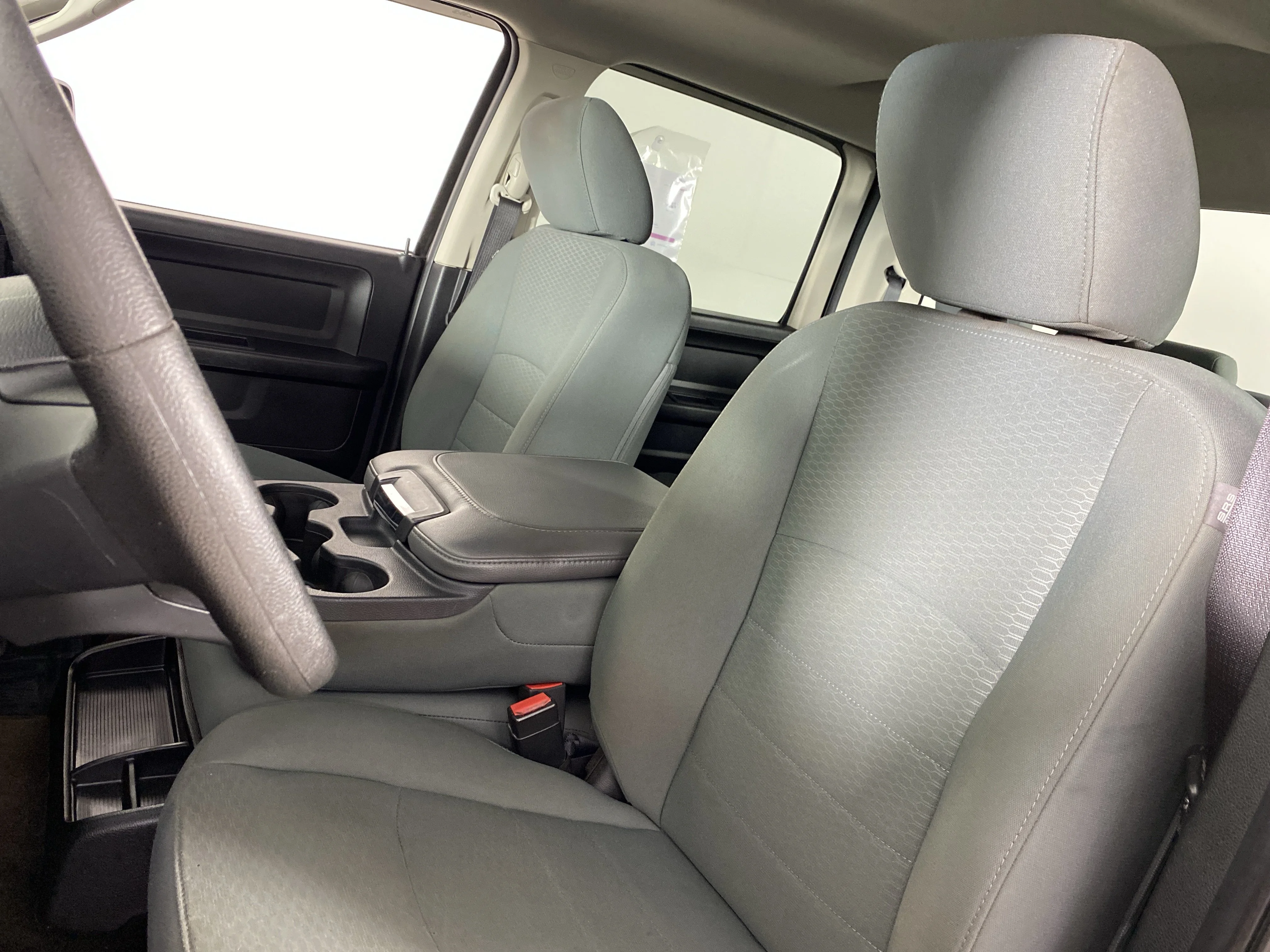 Used 2015 Granite Crystal Metallic Clearcoat Ram Express image 13