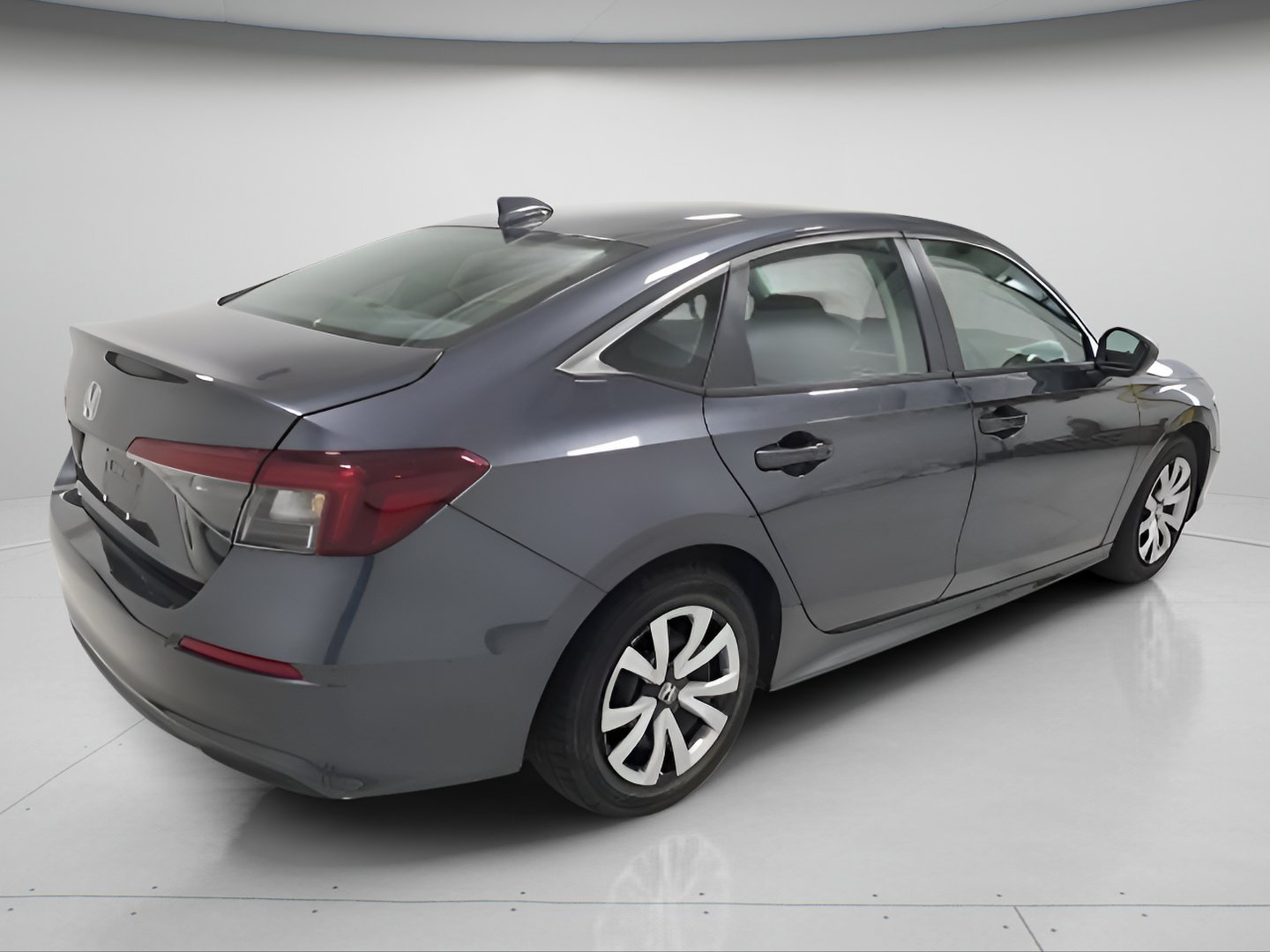 Used 2025 Meteorite Gray Metallic Honda LX image 9