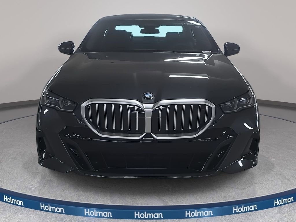 Used 2026 Dark Graphite Metallic BMW 530i image 2