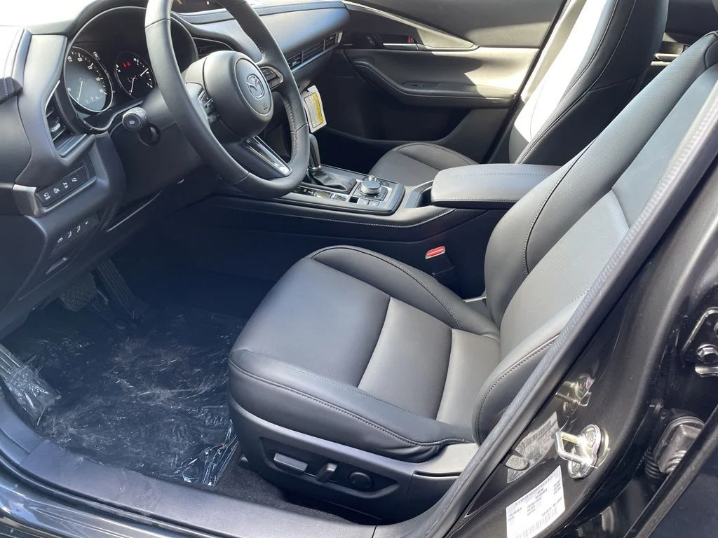 2026 Mazda CX-30 Premium - Photo 13