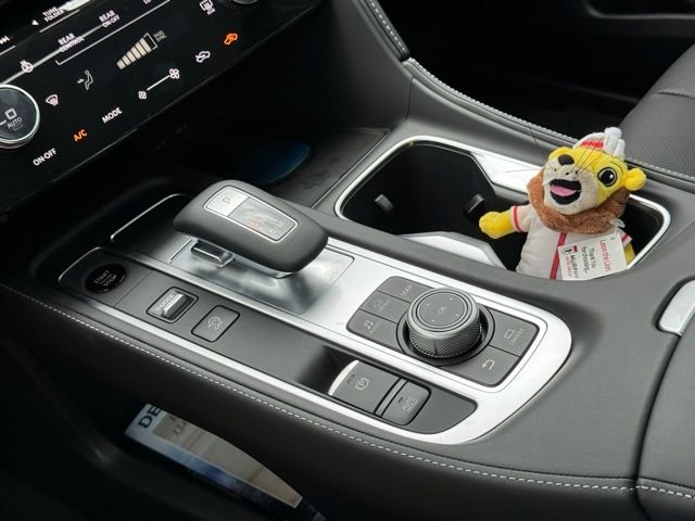 New 2027 MINERAL BLACK INFINITI Luxe FWD image 32