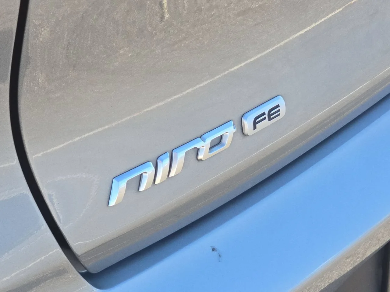Used 2022 Gray Kia LX image 31