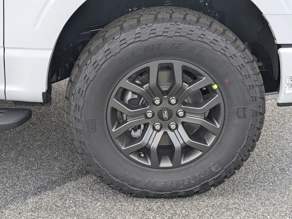 New 2026 Oxford White Ford Tremor image 12