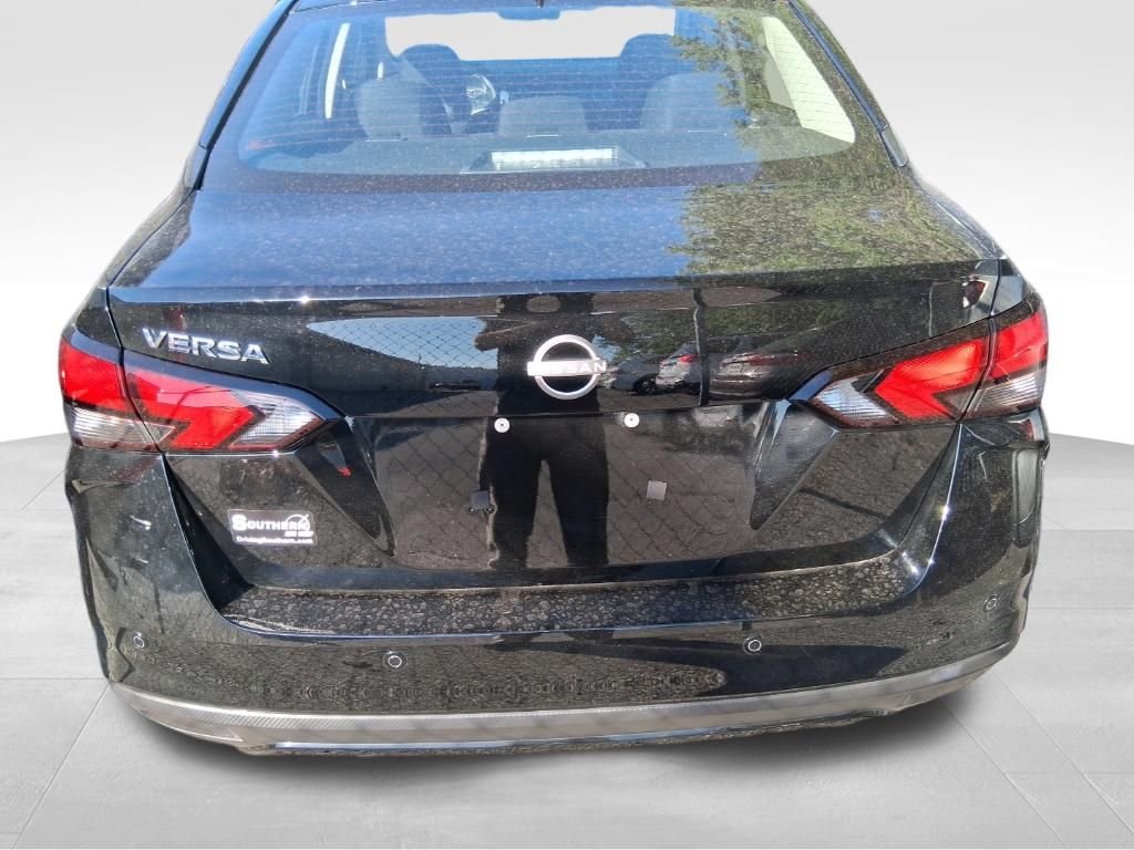 Used 2025 Black Nissan 1.6 SV image 5