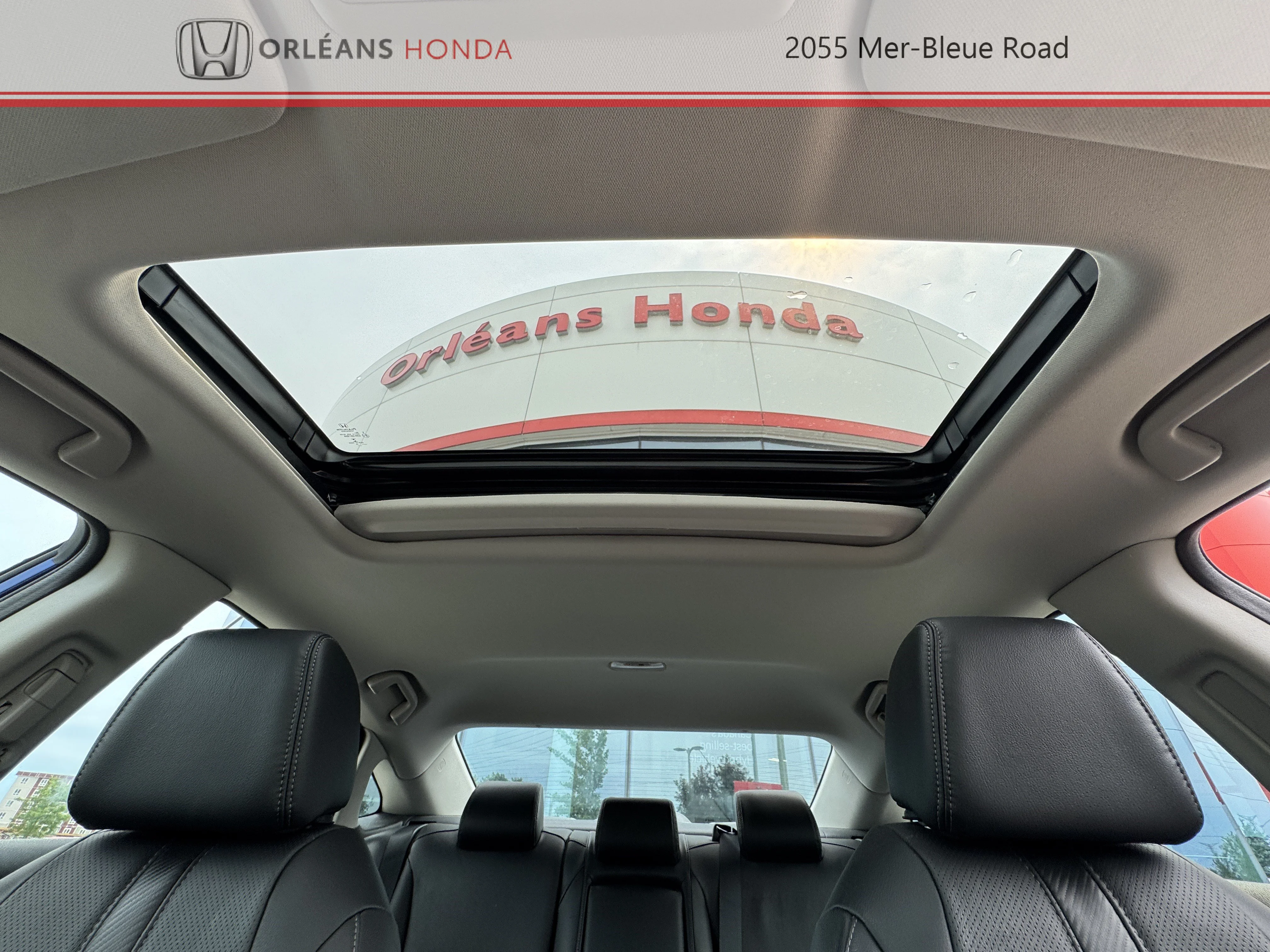 Used 2018  Honda Touring image 3