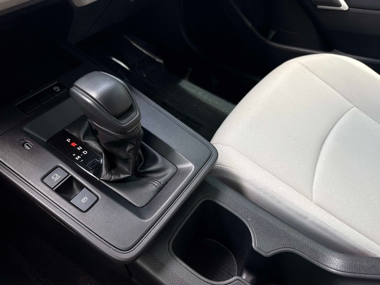 Used 2026 Wind Chill Pearl Toyota L image 25