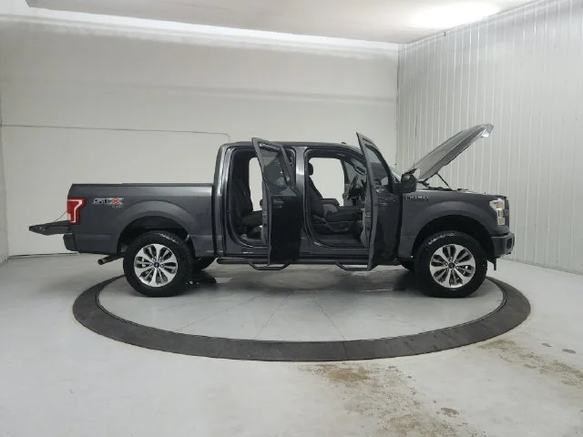 Used 2017 Gray Ford XL image 17