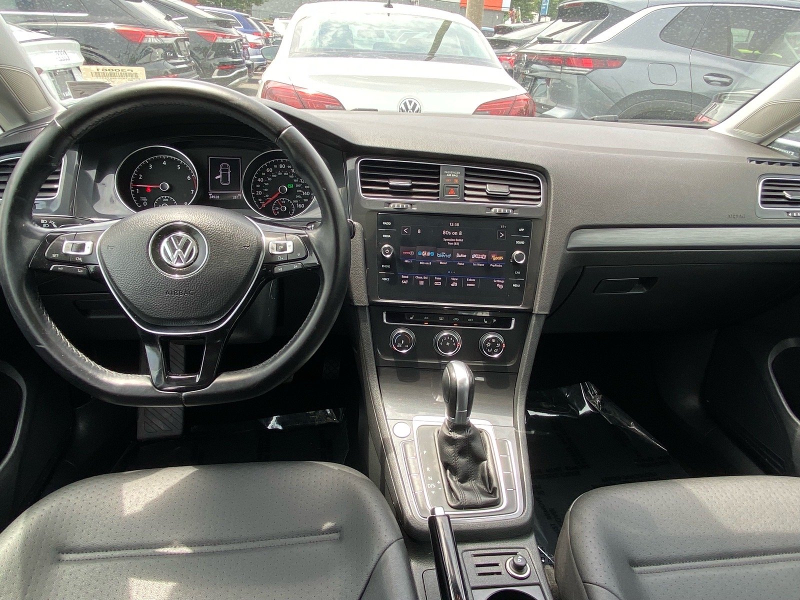Used 2018 Silver Volkswagen TSI SE 4-Door image 9