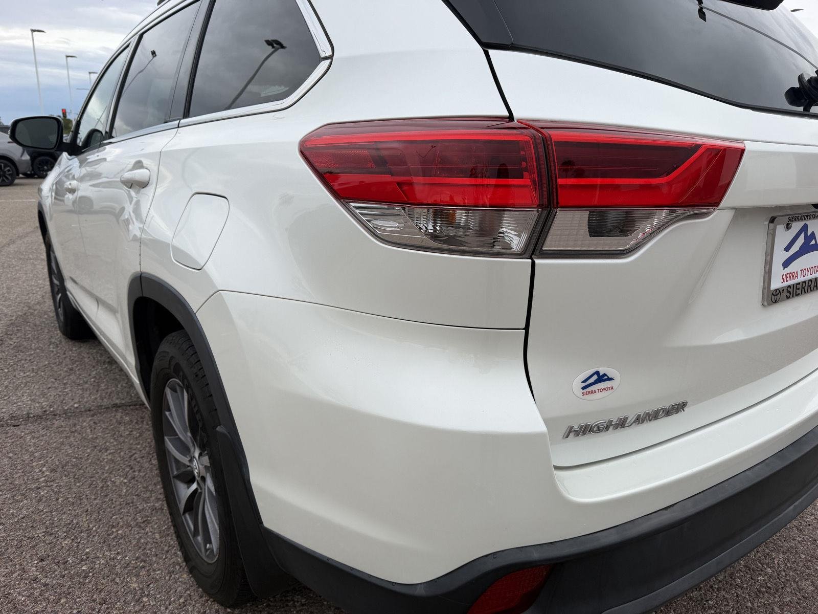 Used 2017 Blizzard Pearl Toyota XLE image 11