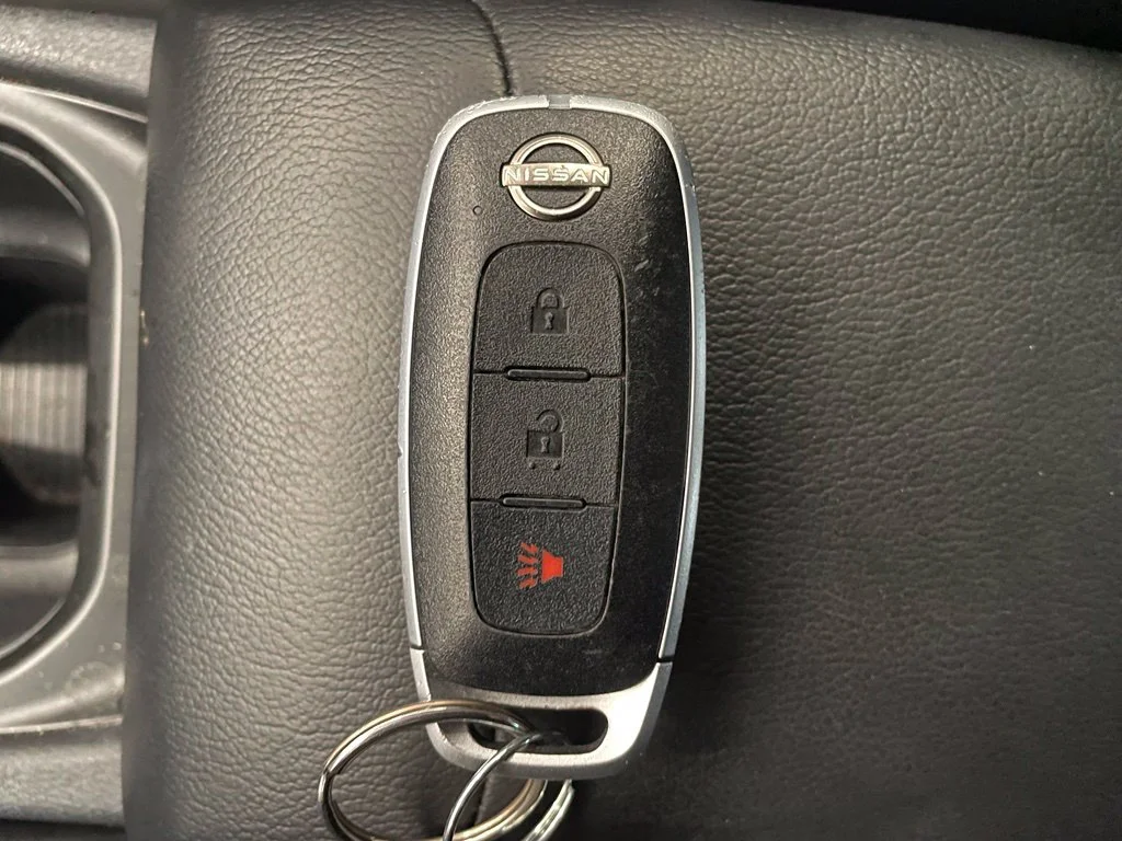 Used 2025 Brown Nissan S image 18