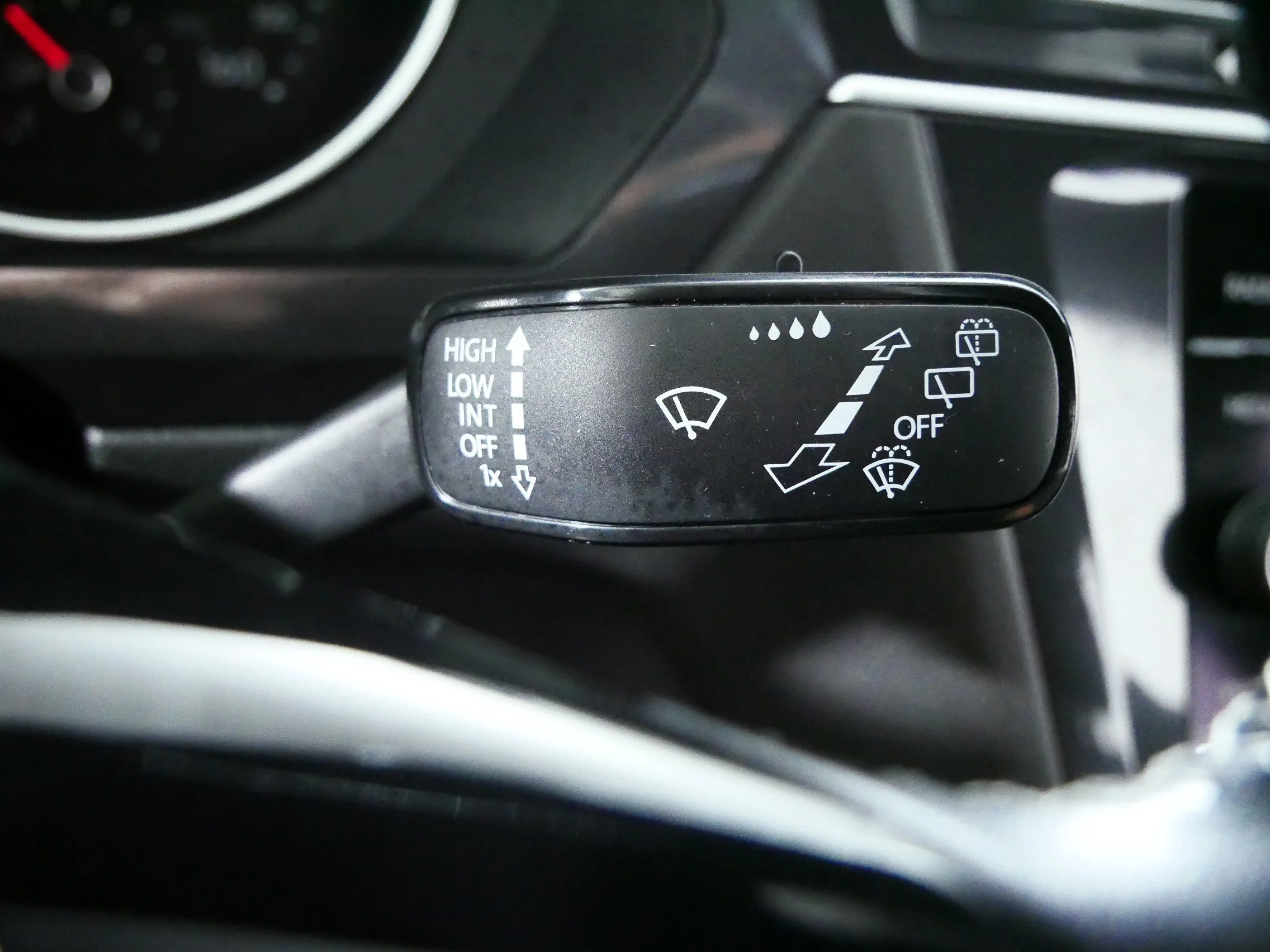 Used 2021 Pure White Volkswagen SE R-Line Black image 32