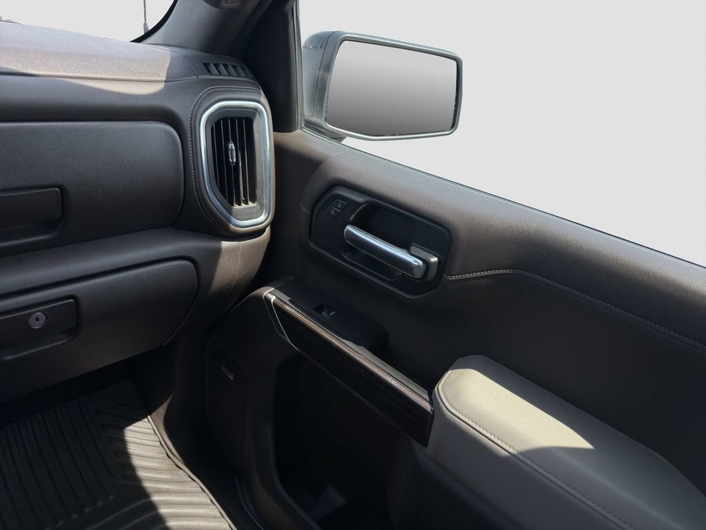 Used 2020 SUMMIT WHITE Chevrolet RST image 26