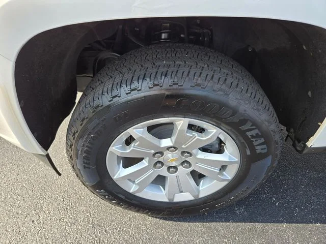 Used 2022 White Chevrolet LT image 22